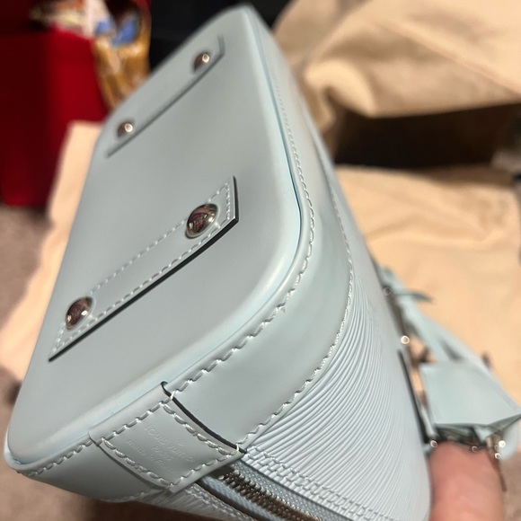 Louis Vuitton Alma BB - Picture 11 of 16